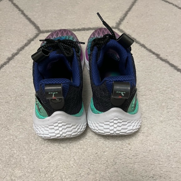 Under Armour Curry 10s - Picture 6 of 8